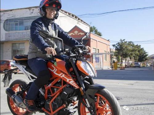 航拍国产机车图片视频