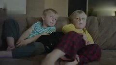 外国人看国产兄弟的视频